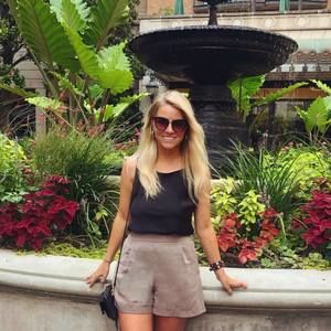 Meet your Posher, Kayla